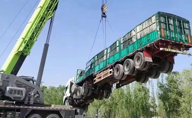 水磨沟区道路脱困救援案例